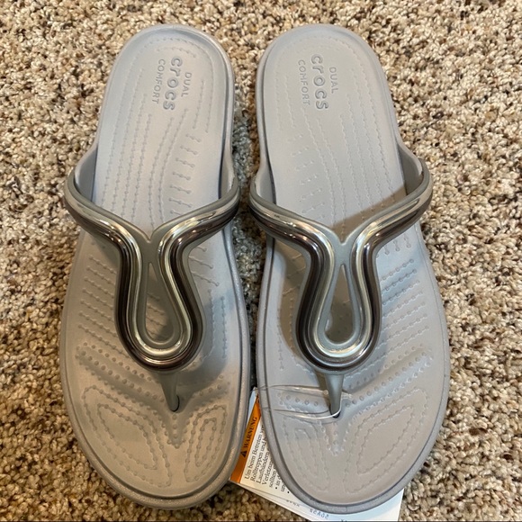 CROCS Shoes - crocs!!! Sanrah Metalblock Flat Flip Flops